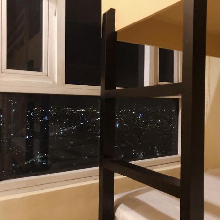 Hotel Ambiance, Spacious 2-Bedroom Condo In Qc Manila Exterior photo