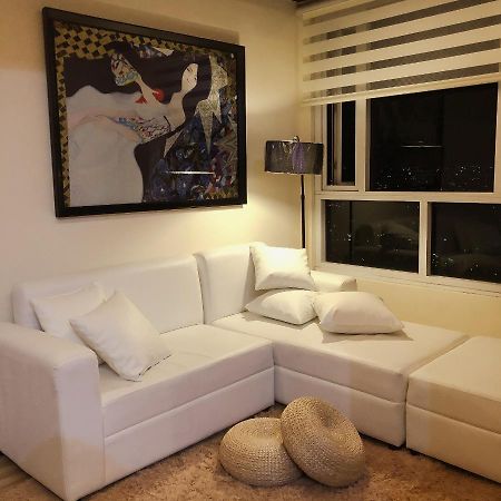 Hotel Ambiance, Spacious 2-Bedroom Condo In Qc Manila Exterior photo